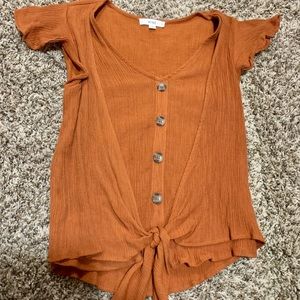 Orange/tan front tie top! Excellent condition!